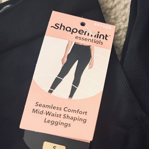 NWT Black SHAPERMINT Seamless Comfort Mid-Waist Shaping Leggings - SMALL (2-4) - Picture 3 of 10